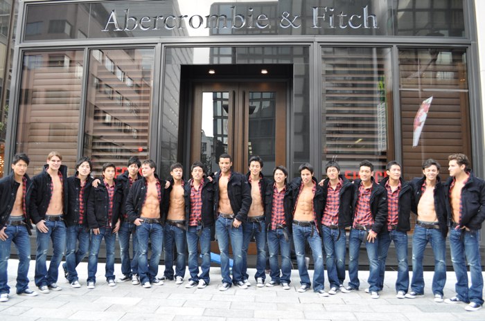 abercrombie_fitch_ginza_store_models
